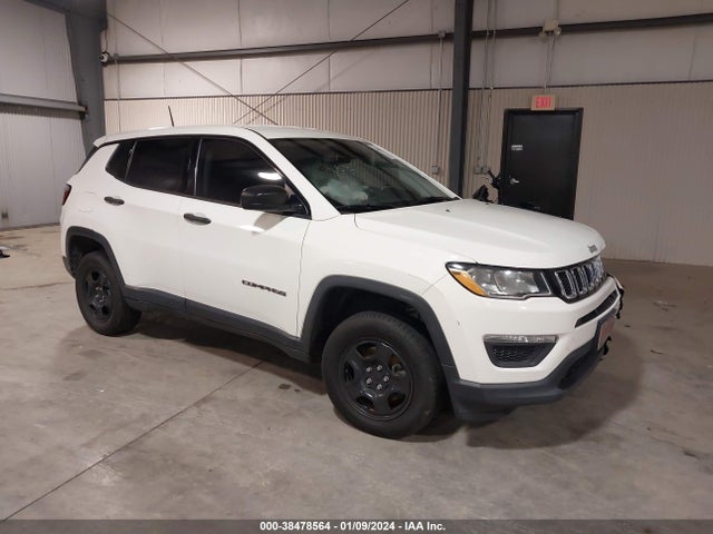 2018 3C4NJDAB9JT464905 main image