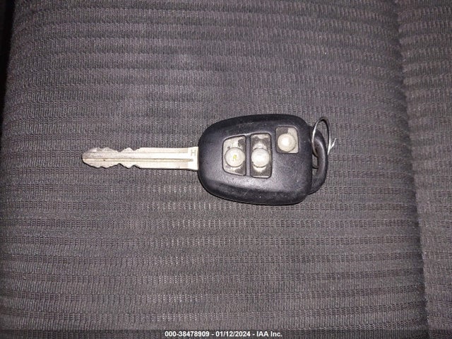 Toyota RAV4 LE 2017 JTMZFREV1HJ115291 Image 11