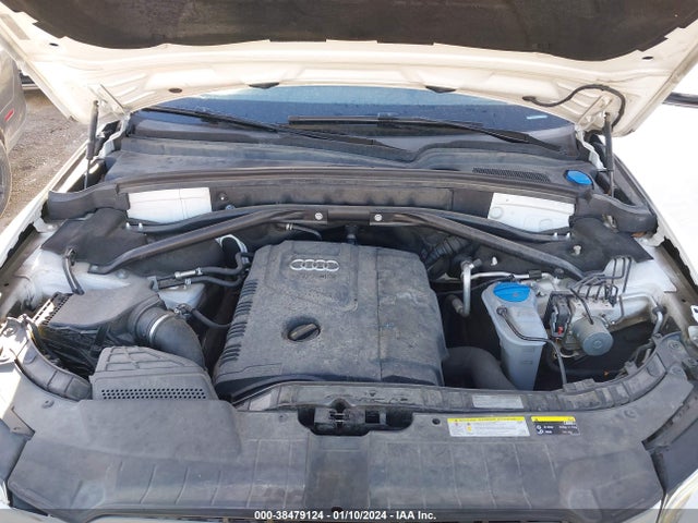 Audi Q5 2.0t Premium 2017 WA1M2AFP2HA049948 Image 10