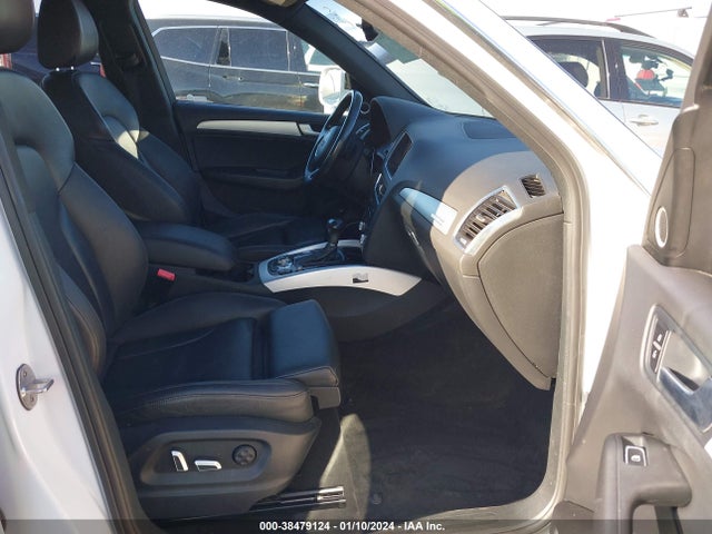 Audi Q5 2.0t Premium 2017 WA1M2AFP2HA049948 Image 5