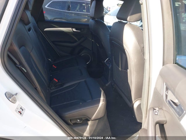 Audi Q5 2.0t Premium 2017 WA1M2AFP2HA049948 Image 8