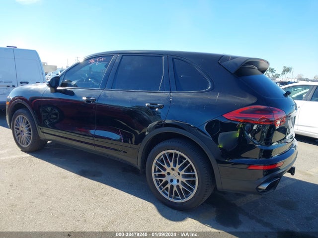 2016 PORSCHE CAYENNE WP1AA2A29GLA09722 Photo 2