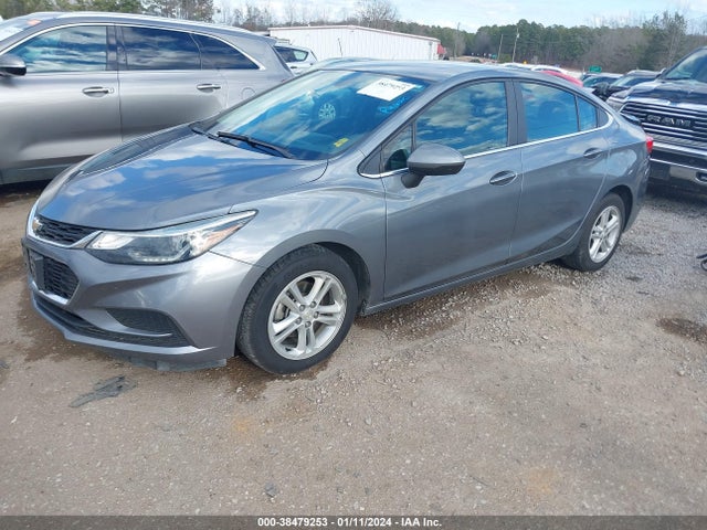 Chevrolet Cruze Lt Auto 2018 1G1BE5SM8J7143755 Image 2