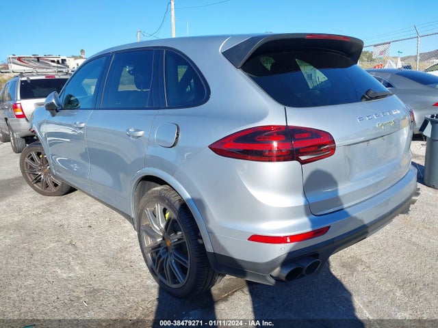 2017 PORSCHE CAYENNE E-HYBRID WP1AE2A22HLA73364 Photo 2