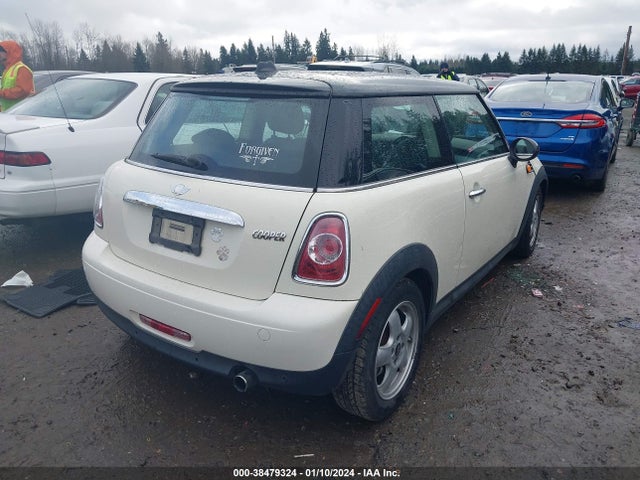 2011 MINI COOPER WMWSU3C5XBT253105 Photo 3