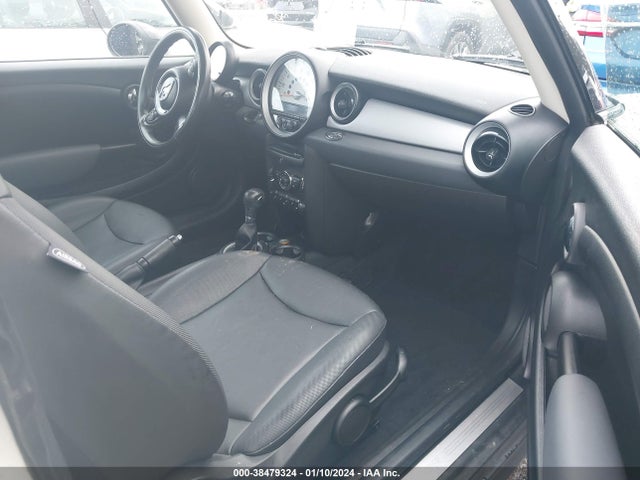 2011 MINI COOPER WMWSU3C5XBT253105 Photo 4