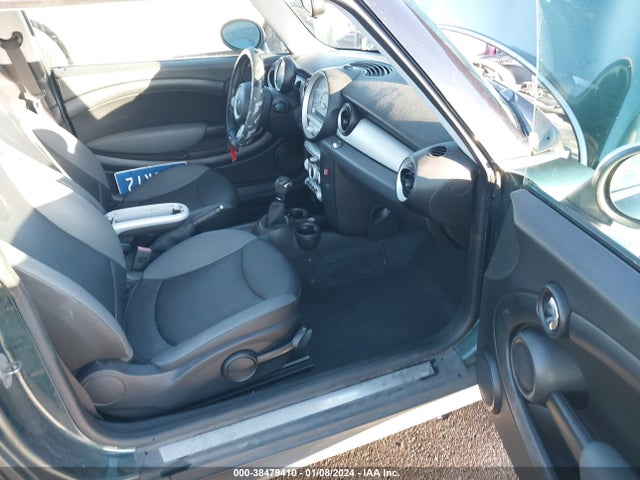 2009 MINI COOPER WMWMF33519TW79973 Photo 4