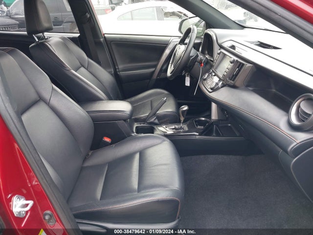 2018 TOYOTA RAV4 SE VIN: JTMNFREV5JD126605