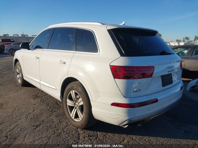 WA1LHAF75HD044591 Audi Q7 2.0t Premium