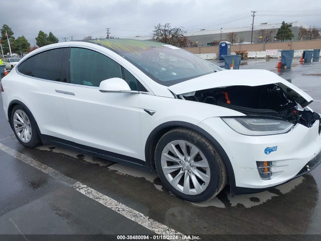 2017 TESLA MODEL X 5YJXCBE27HF046076 Photo 0