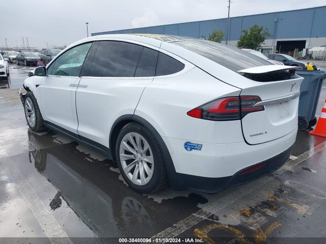 2017 TESLA MODEL X 5YJXCBE27HF046076 Photo 2