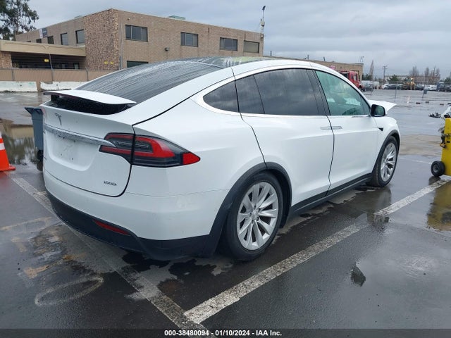 2017 TESLA MODEL X 5YJXCBE27HF046076 Photo 3