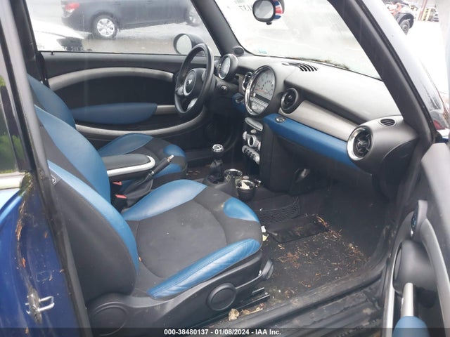 2008 MINI COOPER WMWMF33588TU69370 Photo 4