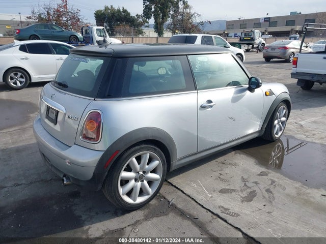 2009 MINI COOPER WMWMF33559TW72122 Photo 3