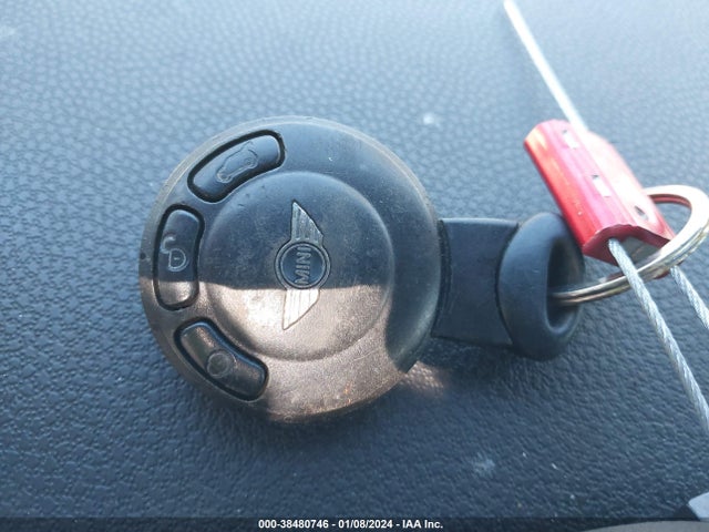 2009 MINI COOPER S WMWMF73569TT97268 Photo 10
