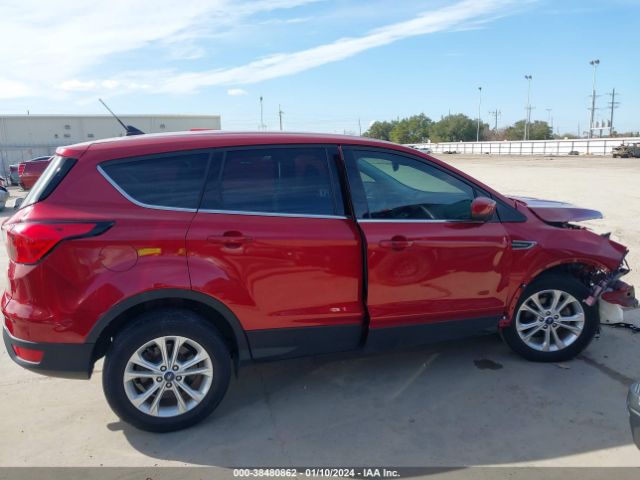 1FMCU0GD5KUB56441 Ford ESCAPE SE