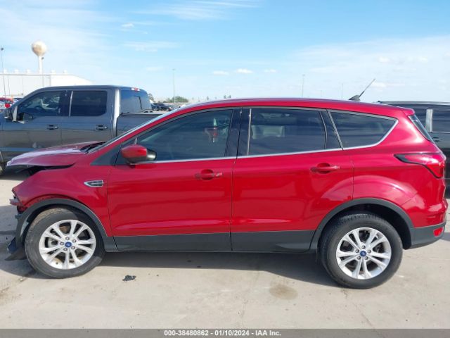 1FMCU0GD5KUB56441 Ford ESCAPE SE