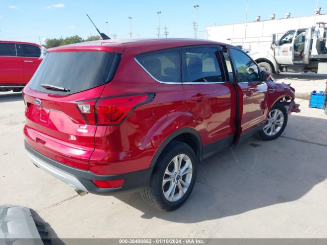 1FMCU0GD5KUB56441 Ford ESCAPE SE