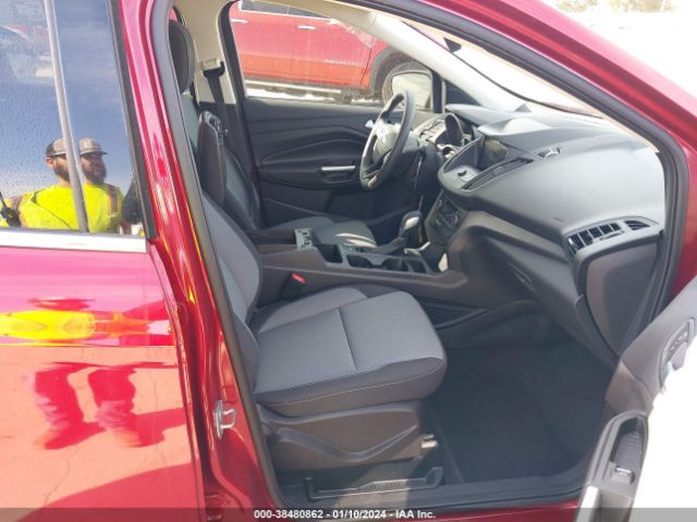 1FMCU0GD5KUB56441 Ford ESCAPE SE