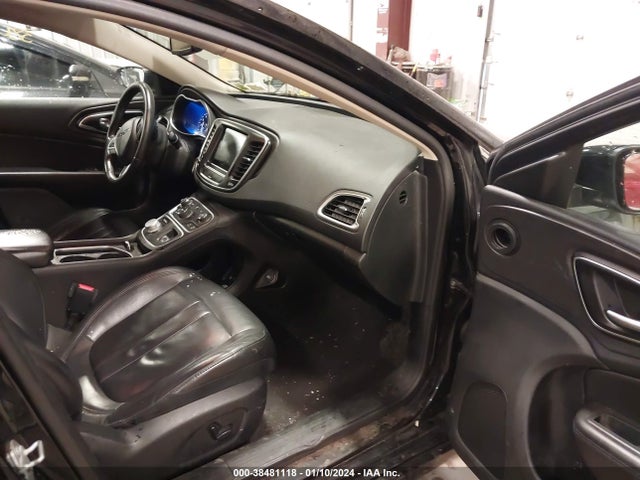 Chrysler 200 Limited Platinum 2016 1C3CCCAB6GN188319 Image 5