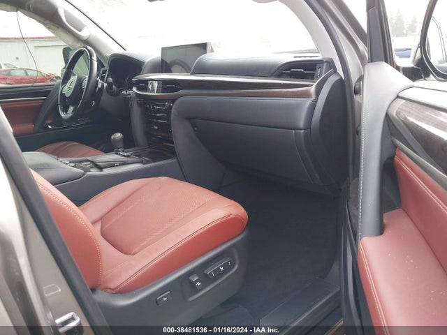 Lexus Lx 570 Three-row 2019 JTJHY7AX2K4307873 Image 5