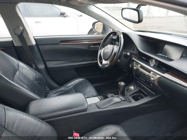 2014 Lexus Es 350 მანქანა იყიდება აუქციონზე, vin: JTHBK1GG2E2094095, აუქციონის ნომერი: 38481673