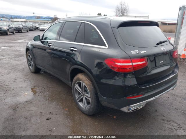2019 MERCEDES-BENZ GLC 300 WDC0G4KBXKF671932 Photo 2