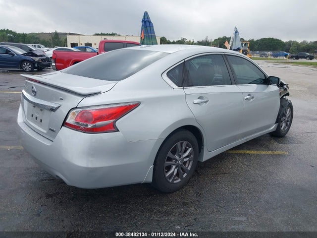 Nissan Altima 2.5 S 2015 1N4AL3AP5FC599001 Image 4