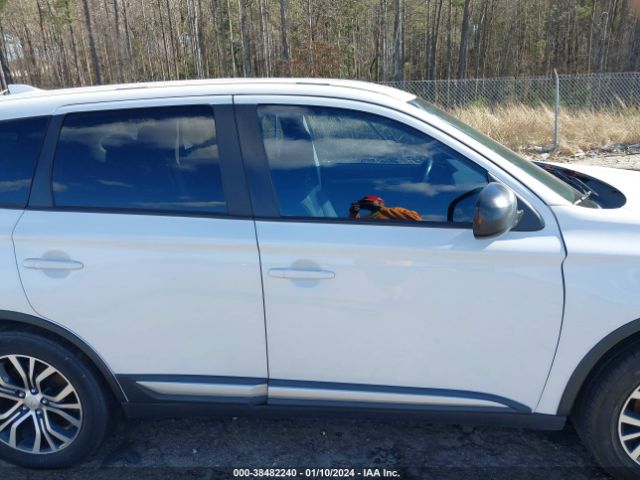 JA4AD2A37HZ017943 Mitsubishi Outlander Es