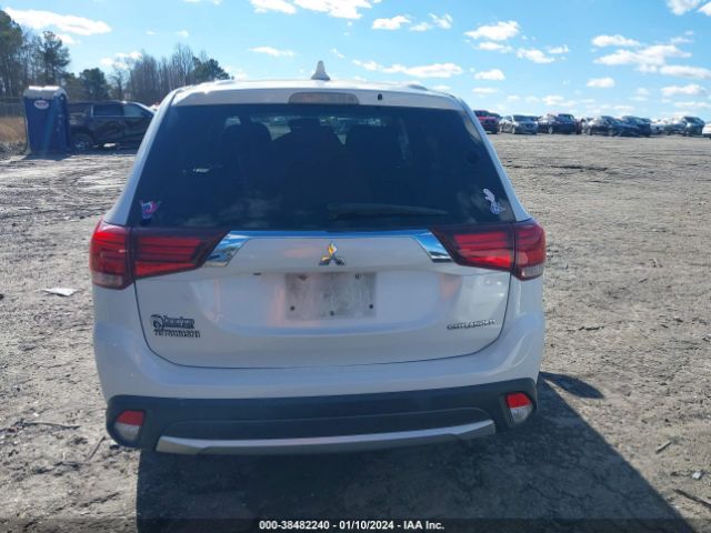 JA4AD2A37HZ017943 Mitsubishi Outlander Es