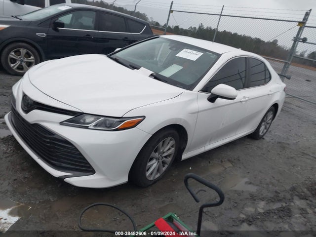 Toyota CAMRY LE 2020 4T1C11AK5LU861599 Image 2