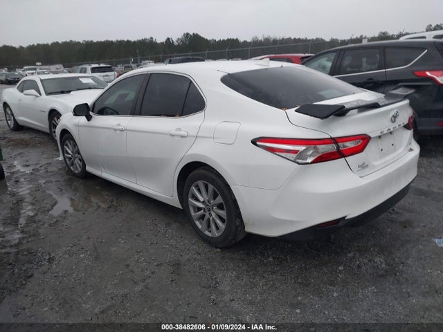 Toyota CAMRY LE 2020 4T1C11AK5LU861599 Image 3