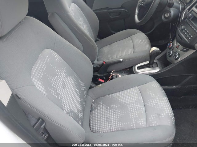 Chevrolet Sonic Ls Auto 2015 1G1JA6SG7F4184488 Image 5