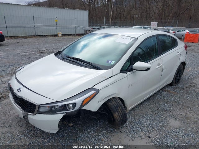 KIA FORTE LX 2018 3KPFK4A71JE218710 Image 2