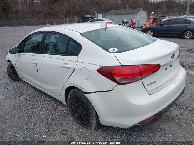 KIA FORTE LX 2018 3KPFK4A71JE218710 Image 3