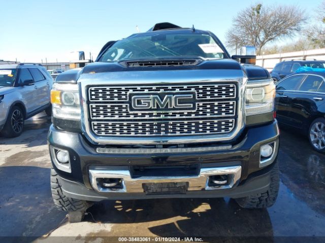 1GT12UEY1JF266565 GMC Sierra 2500hd Denali