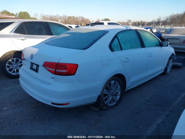 2015 VOLKSWAGEN JETTA 3VWLA7AJ9FM424872 Photo 3