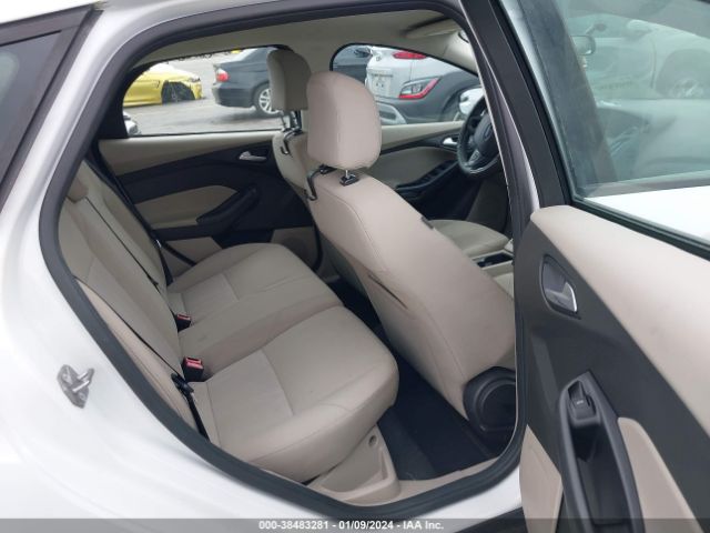 1FADP3K24GL301916 Ford FOCUS SE