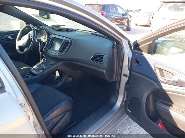 Chrysler 200 S 2015 1C3CCCBGXFN613341 Image 5
