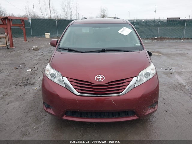 2015 TOYOTA SIENNA LE 8 PASSENGER VIN: 5TDKK3DCXFS657645
