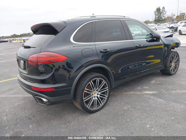 2017 PORSCHE CAYENNE WP1AA2A23HKA90286 Photo 3