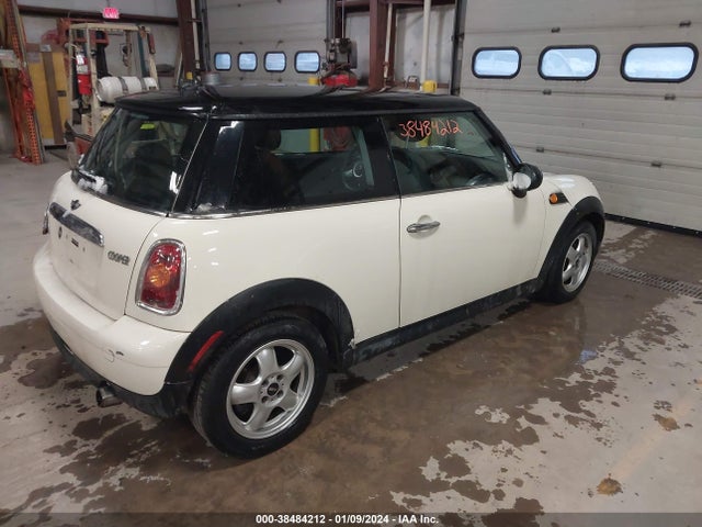 2009 MINI COOPER WMWMF335X9TU75737 Photo 3