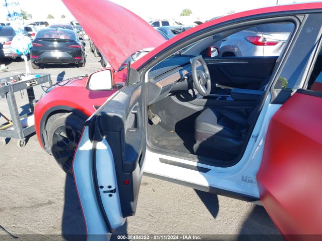 2022 TESLA MODEL Y 7SAYGDEE1NF538325 Photo 4
