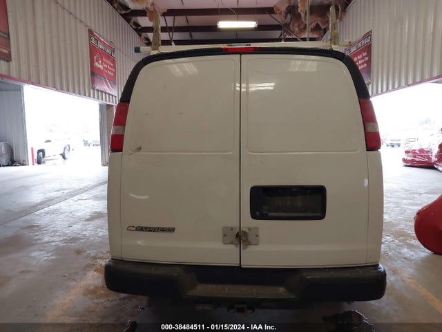Chevrolet Express 2500 Work Van 2017 1GCWGAFF2H1163679 Image 16