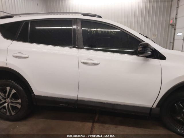 2T3BFREV5HW542735 Toyota RAV4 LE