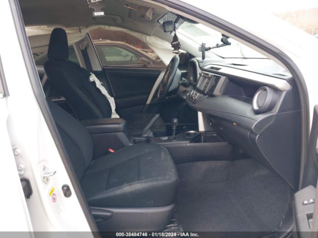 2T3BFREV5HW542735 Toyota RAV4 LE