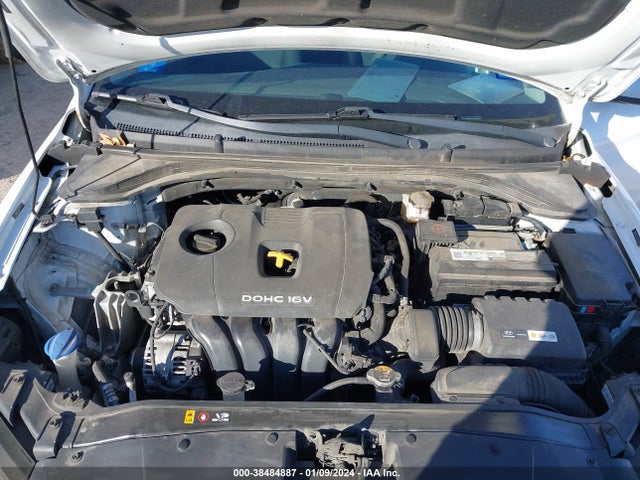 2018 HYUNDAI ELANTRA SEL VIN: 5NPD84LF6JH235069