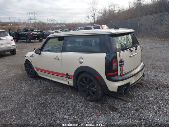 2010 MINI COOPER S CLUBMAN WMWMM3C56ATP76242 Photo 2