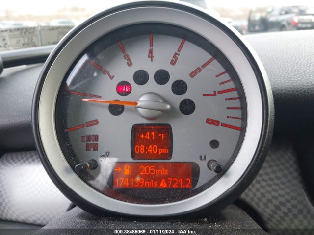 2010 MINI COOPER S CLUBMAN WMWMM3C56ATP76242 Photo 6
