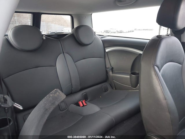 2010 MINI COOPER S CLUBMAN WMWMM3C56ATP76242 Photo 7